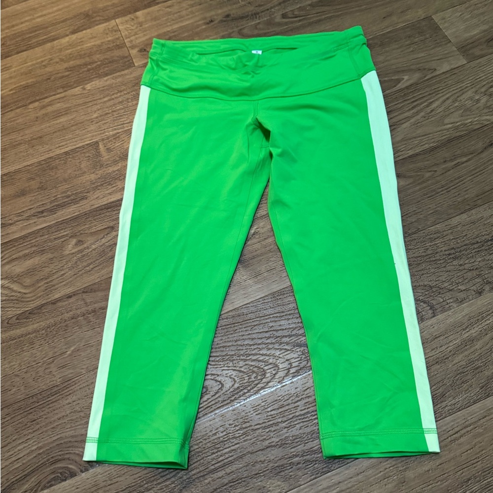 Lululemon size 8 cropped leggings